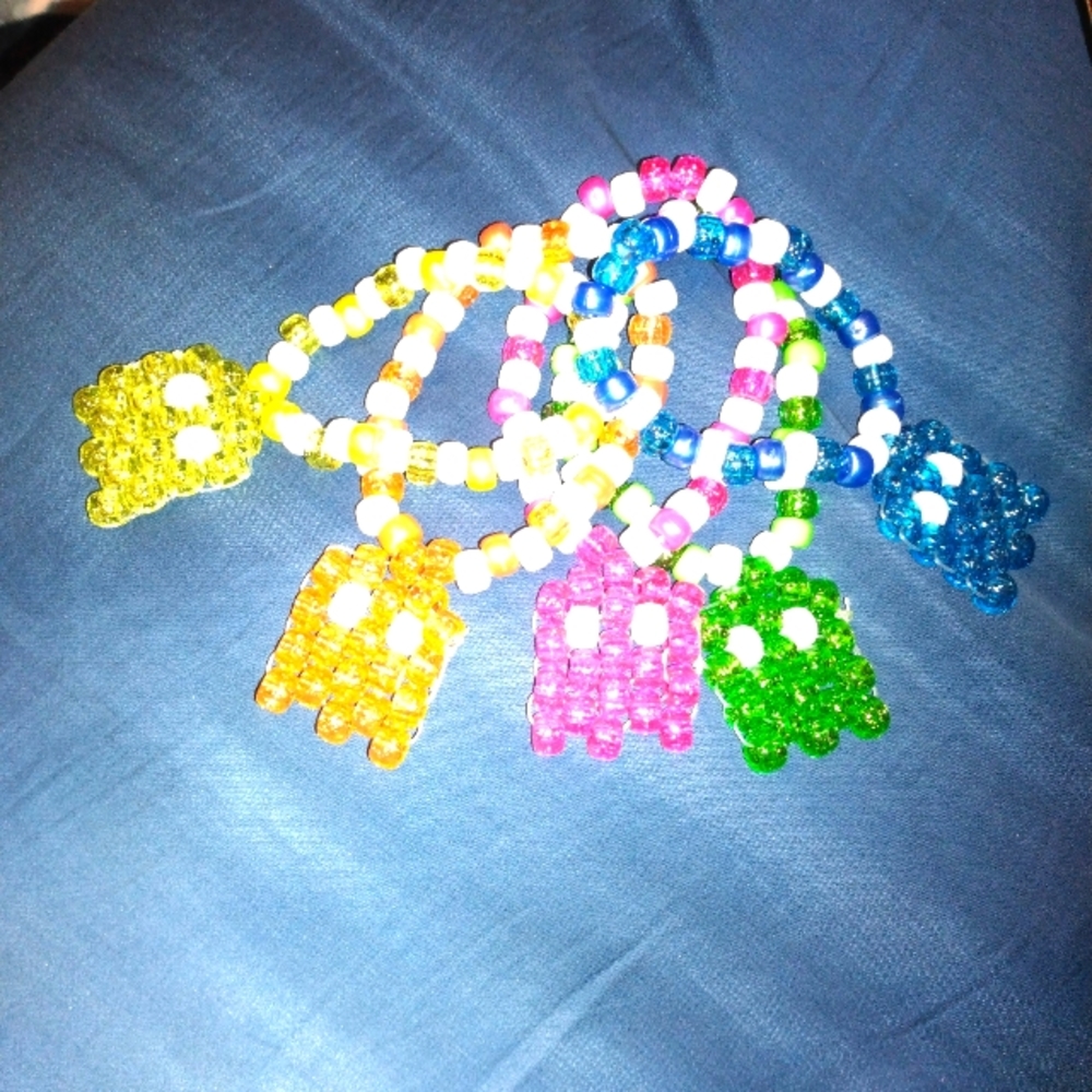 Handcrafted Pac-Man ghost beaded bracelets - Picture 2 of 2